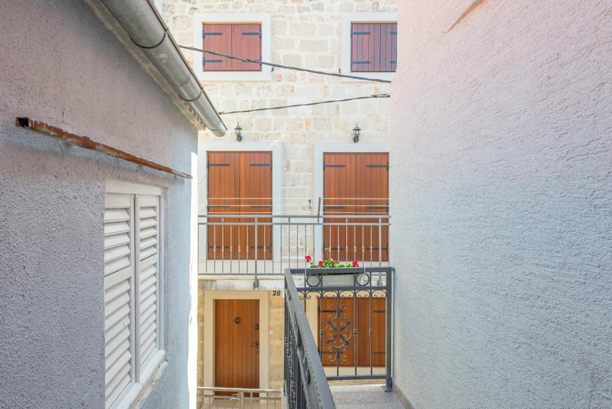 Apartments Roma Baška Voda Kültér fotó